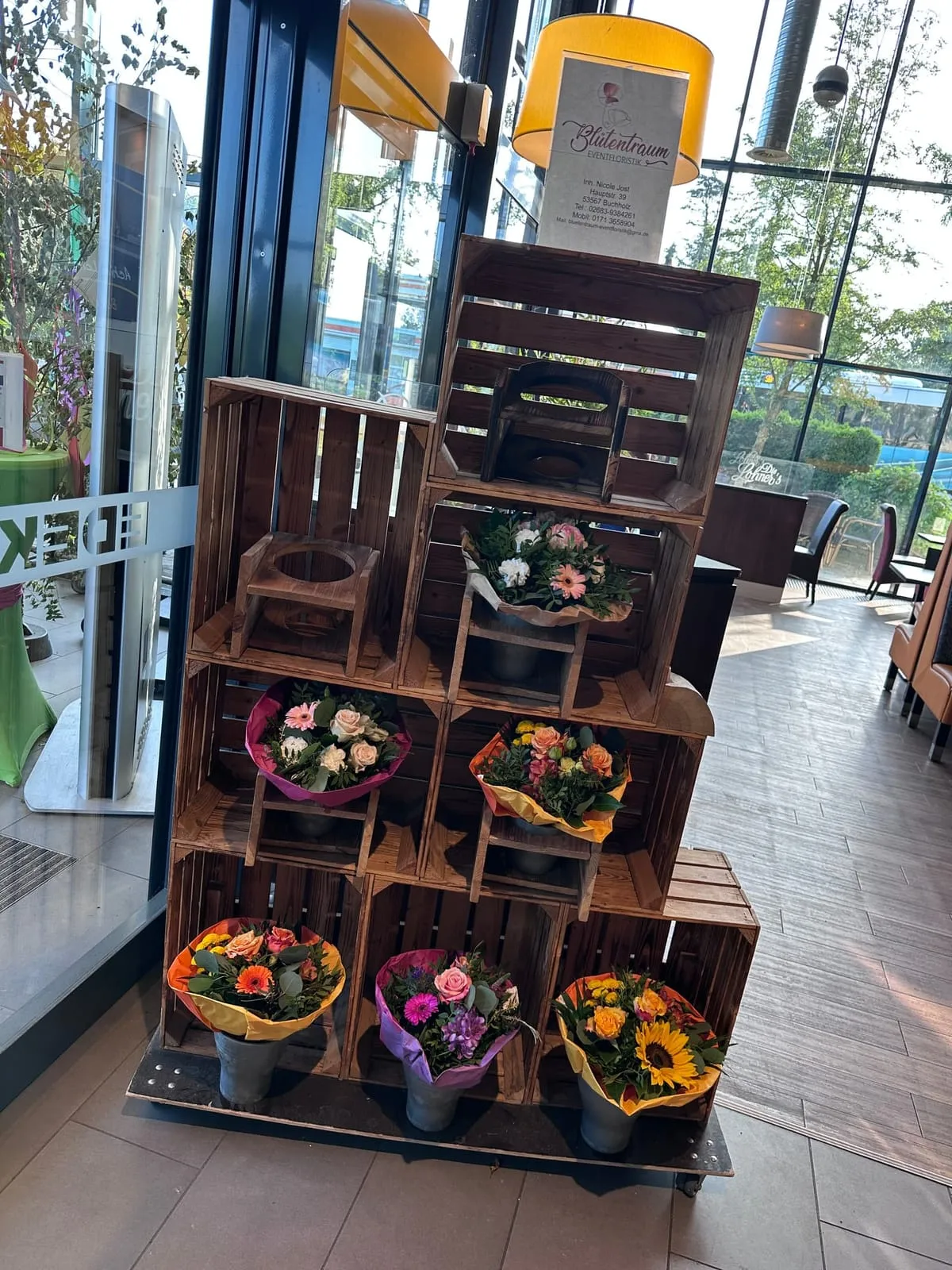Blumen bei unseren Verkaufsstellen — Foto 1